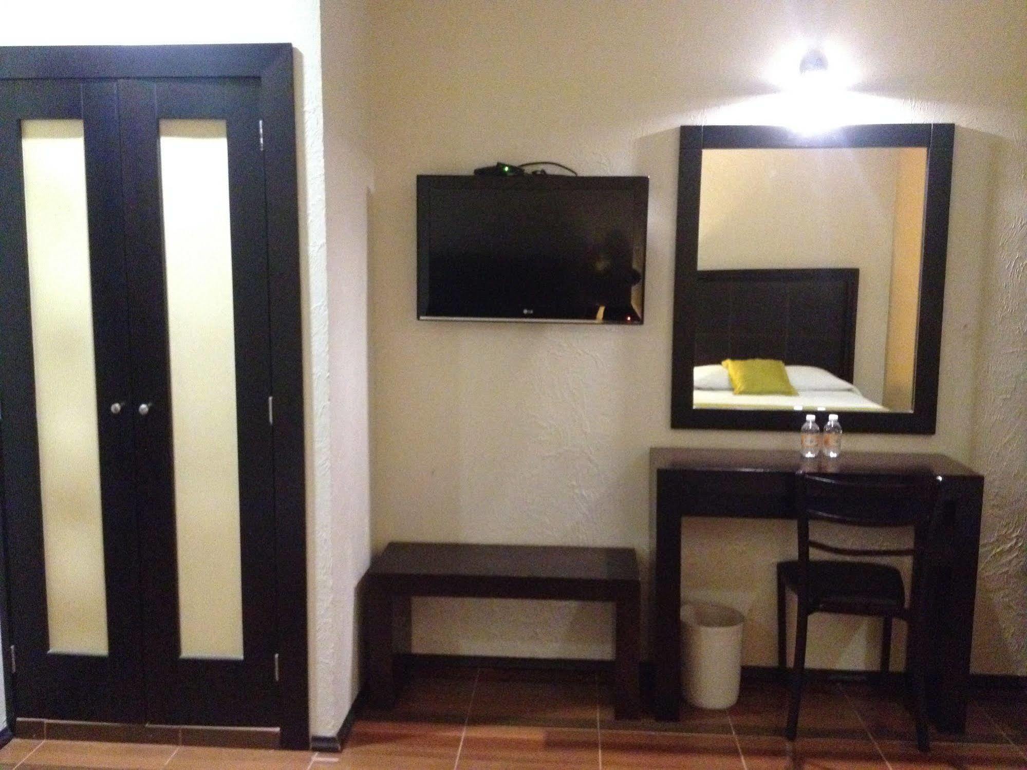 Hotel Majova Inn Халапа Экстерьер фото